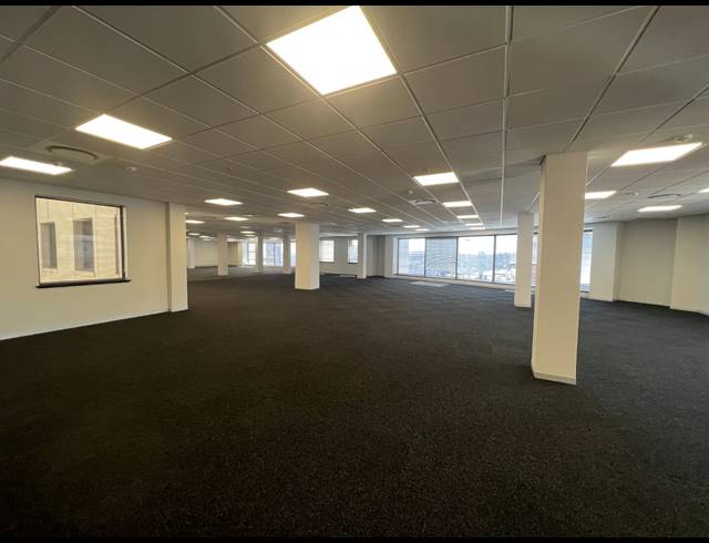 1,356M² OFFICE TO LET IN ROSEBANK